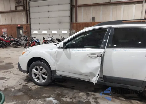 2013 Subaru Outback 2.5I Premium z USA, uszkodzony, nr VIN 4S4BRBCC3D3261350